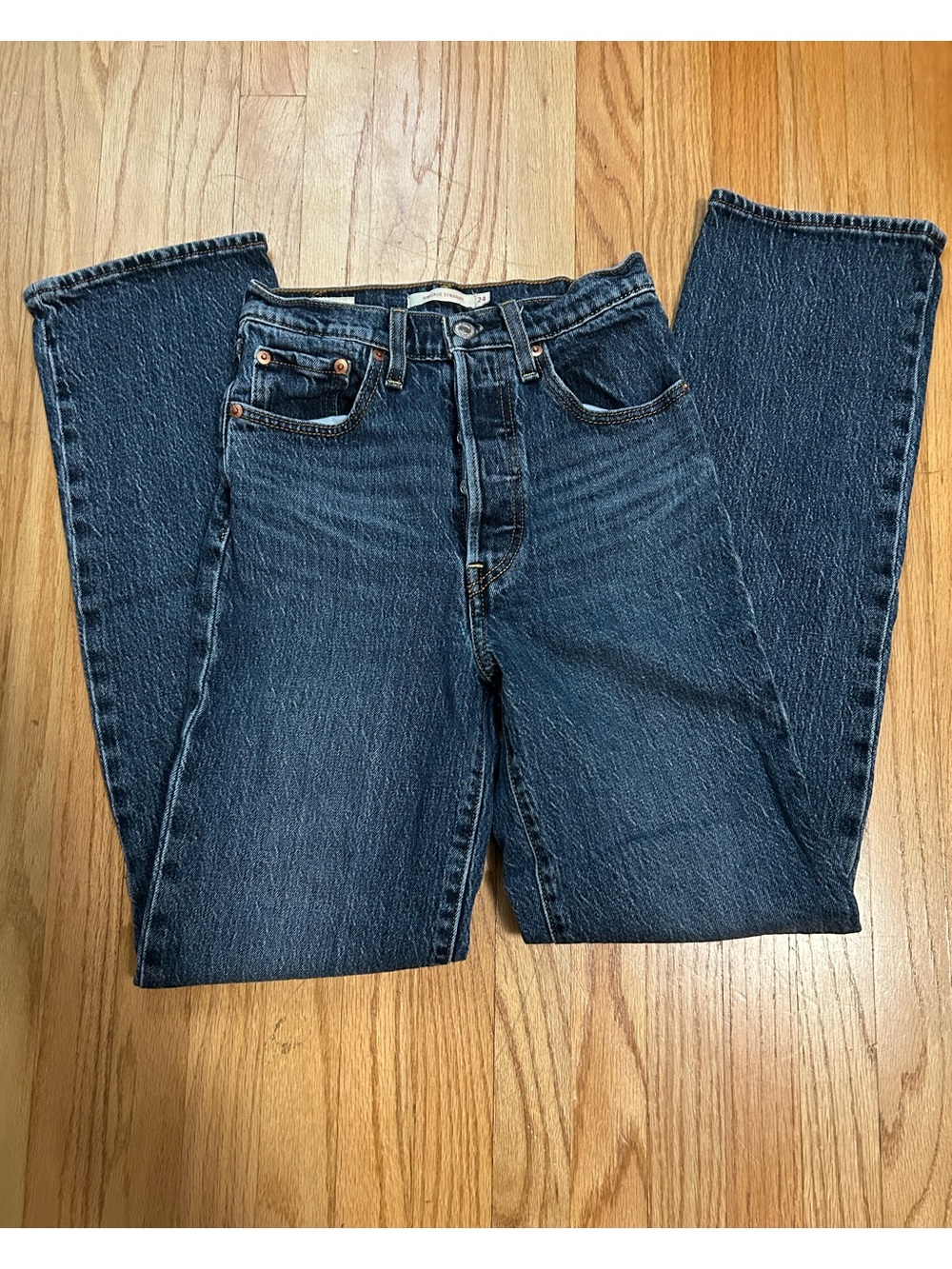 Levi’s Women ribcage straight button front blue jeans size 24